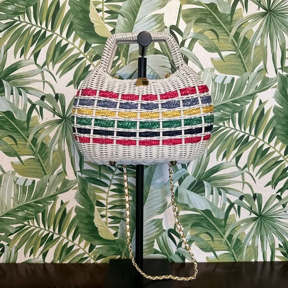 Vintage Wicker Clam Shell Style Purse - Picture 2 of 9